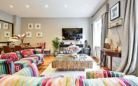 Magnificent 2 Bed Hyde Park Mews House